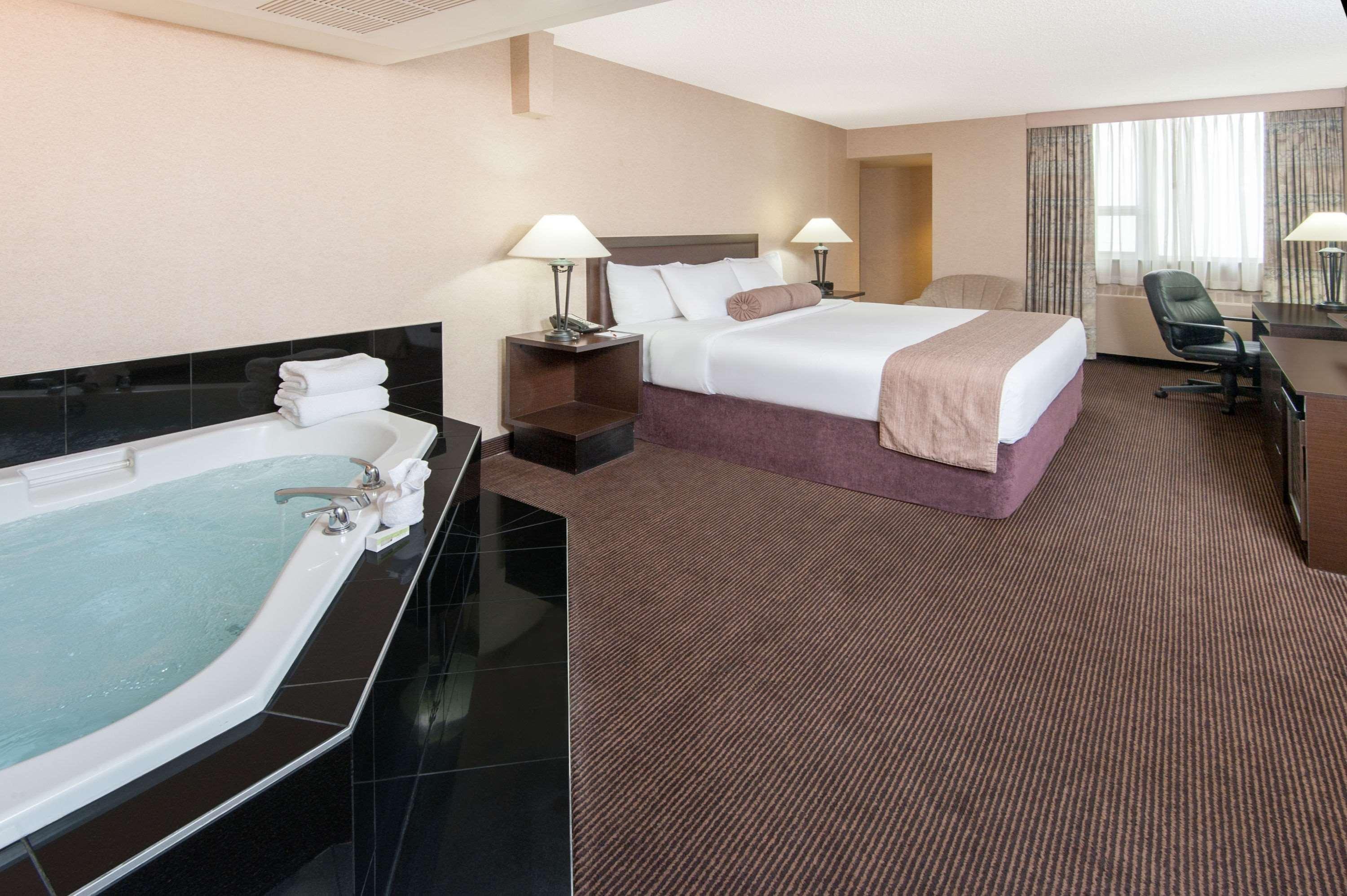 Ramada Plaza By Wyndham Downtown Hotel 3*