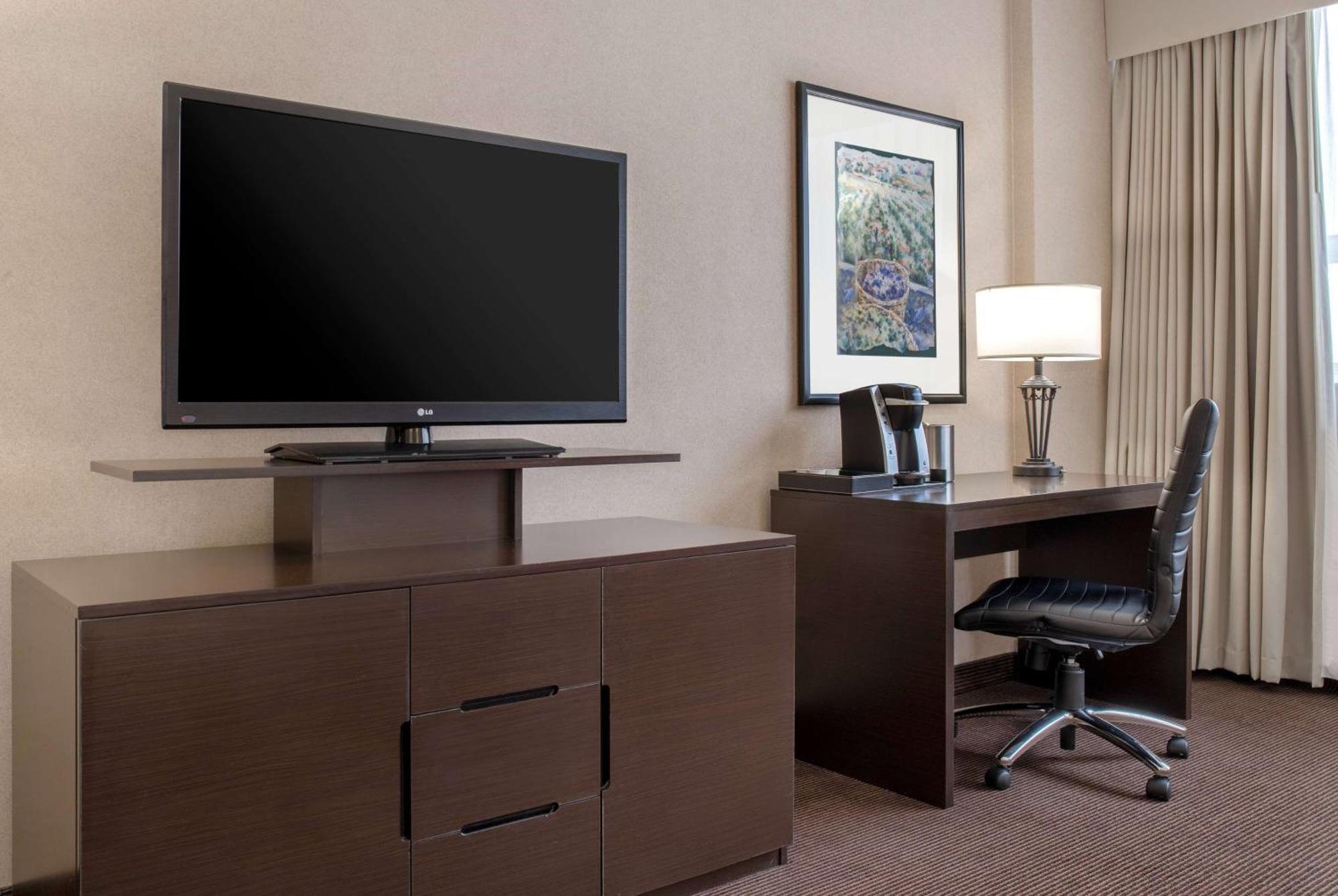 Ramada Plaza By Wyndham Downtown 3*