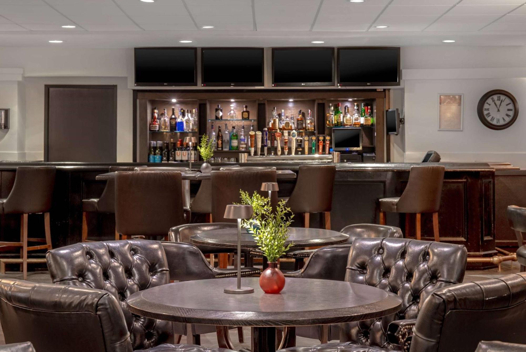 Ramada Plaza By Wyndham Downtown 3*