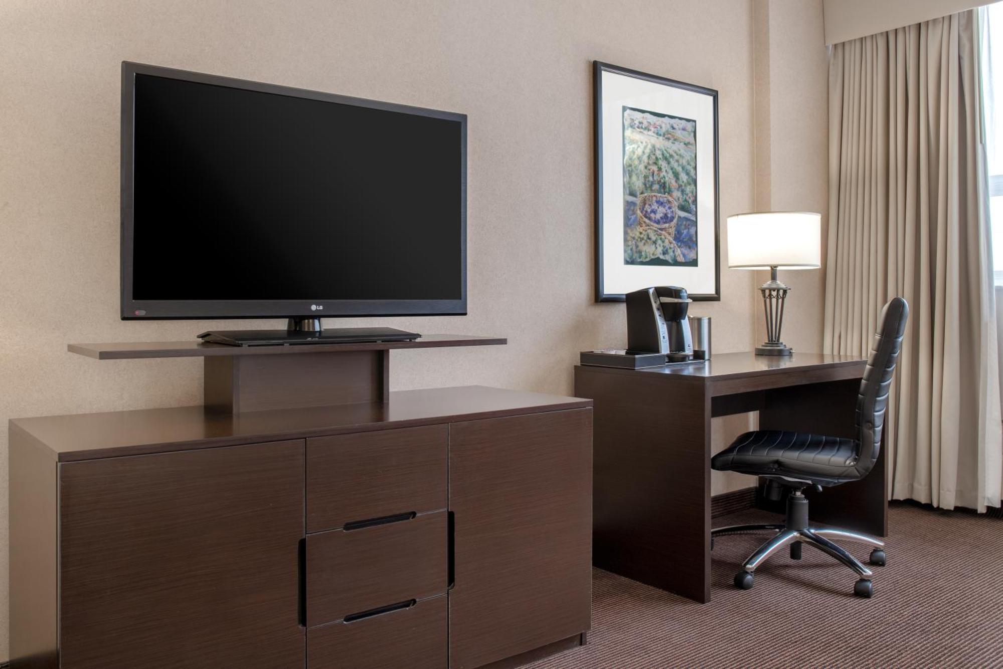 Hotel Ramada Plaza By Wyndham Downtown 3*