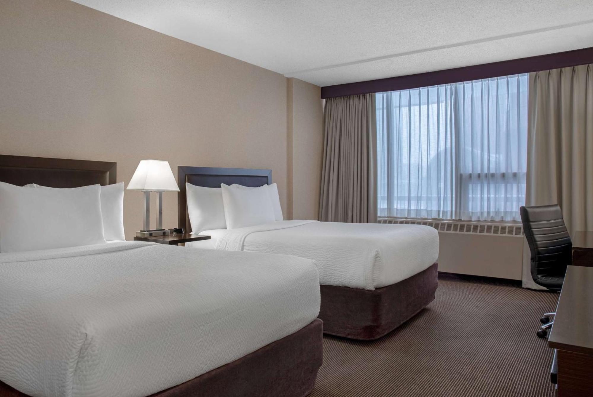 Hotel Ramada Plaza By Wyndham Downtown Calgary