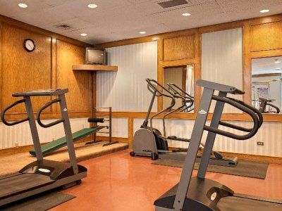 Ramada Plaza By Wyndham Downtown Calgary