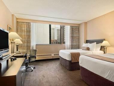 Hotel Ramada Plaza By Wyndham Downtown Calgary