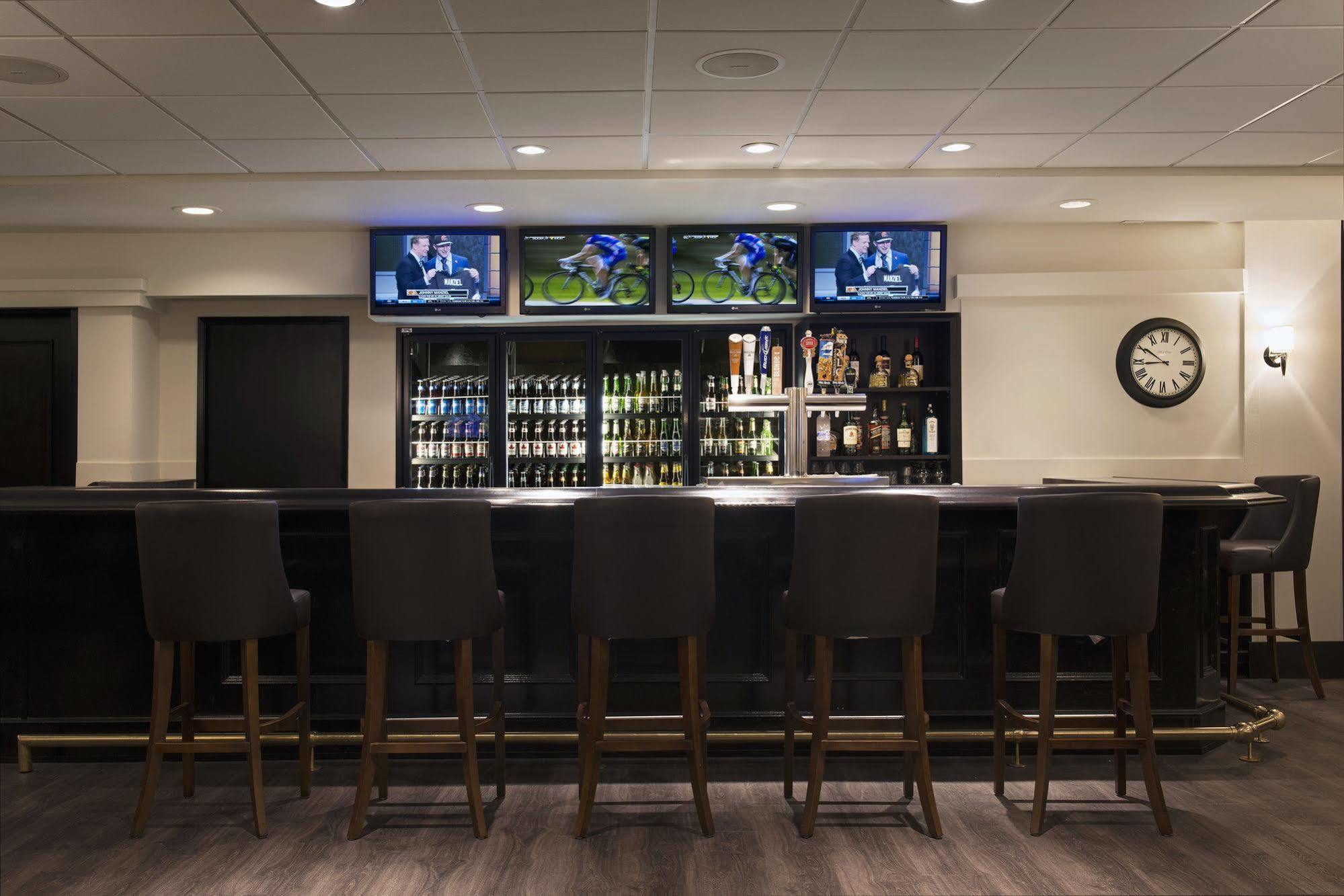 Ramada Plaza By Wyndham Downtown Hotel Calgary