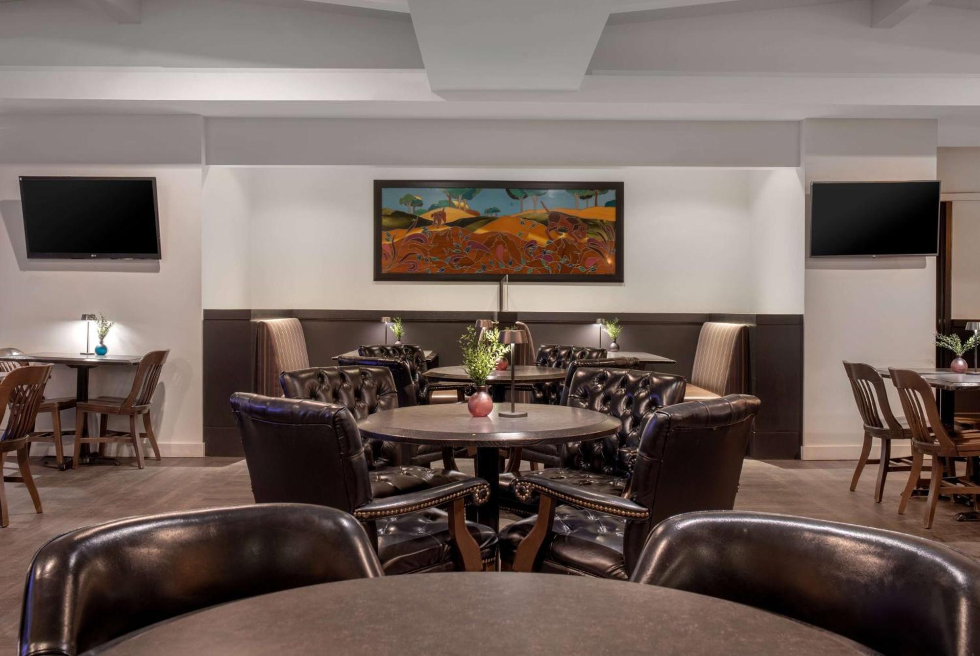 Hotel Ramada Plaza By Wyndham Downtown Calgary
