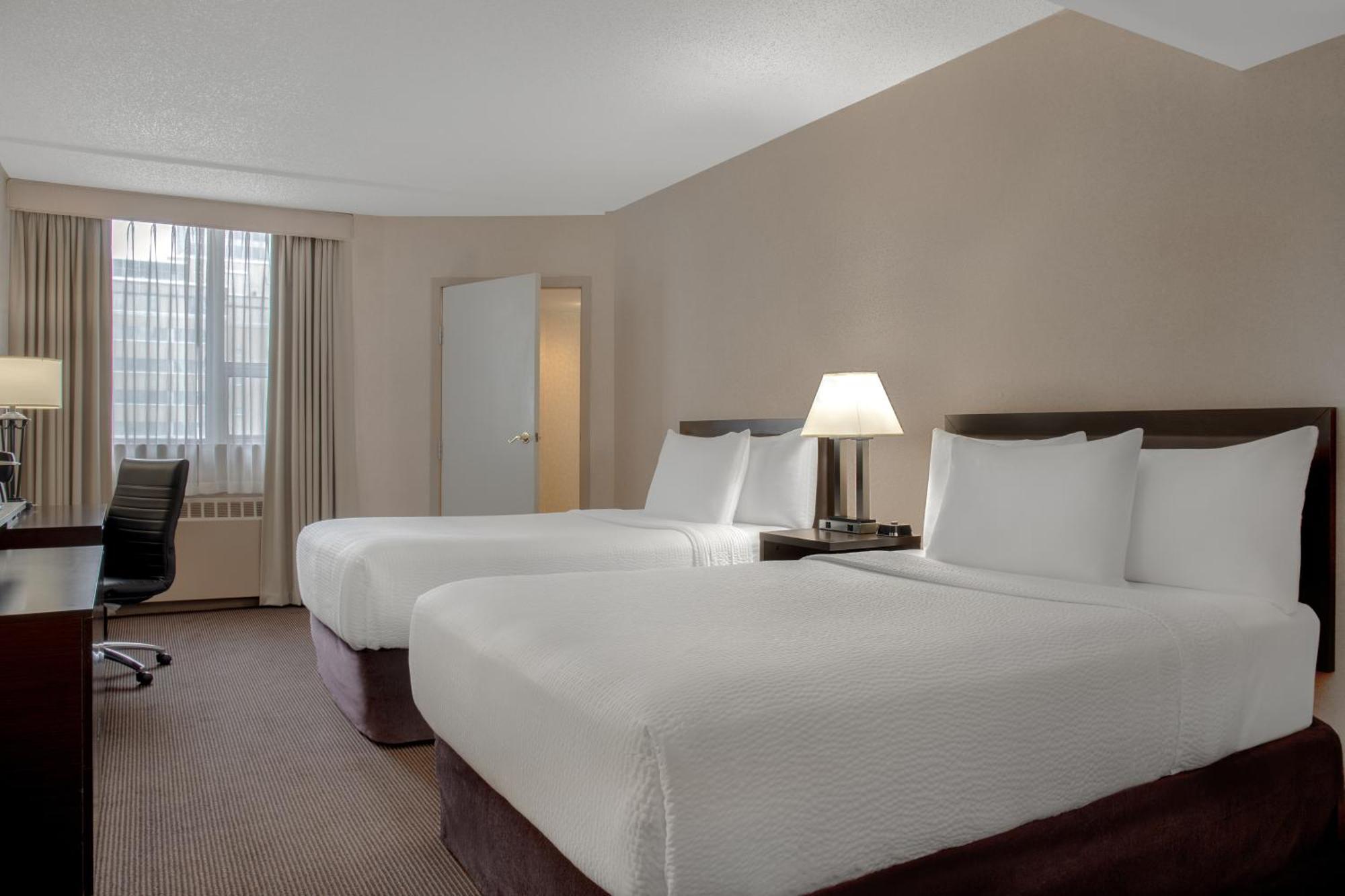 Hotel Ramada Plaza By Wyndham Downtown 3*