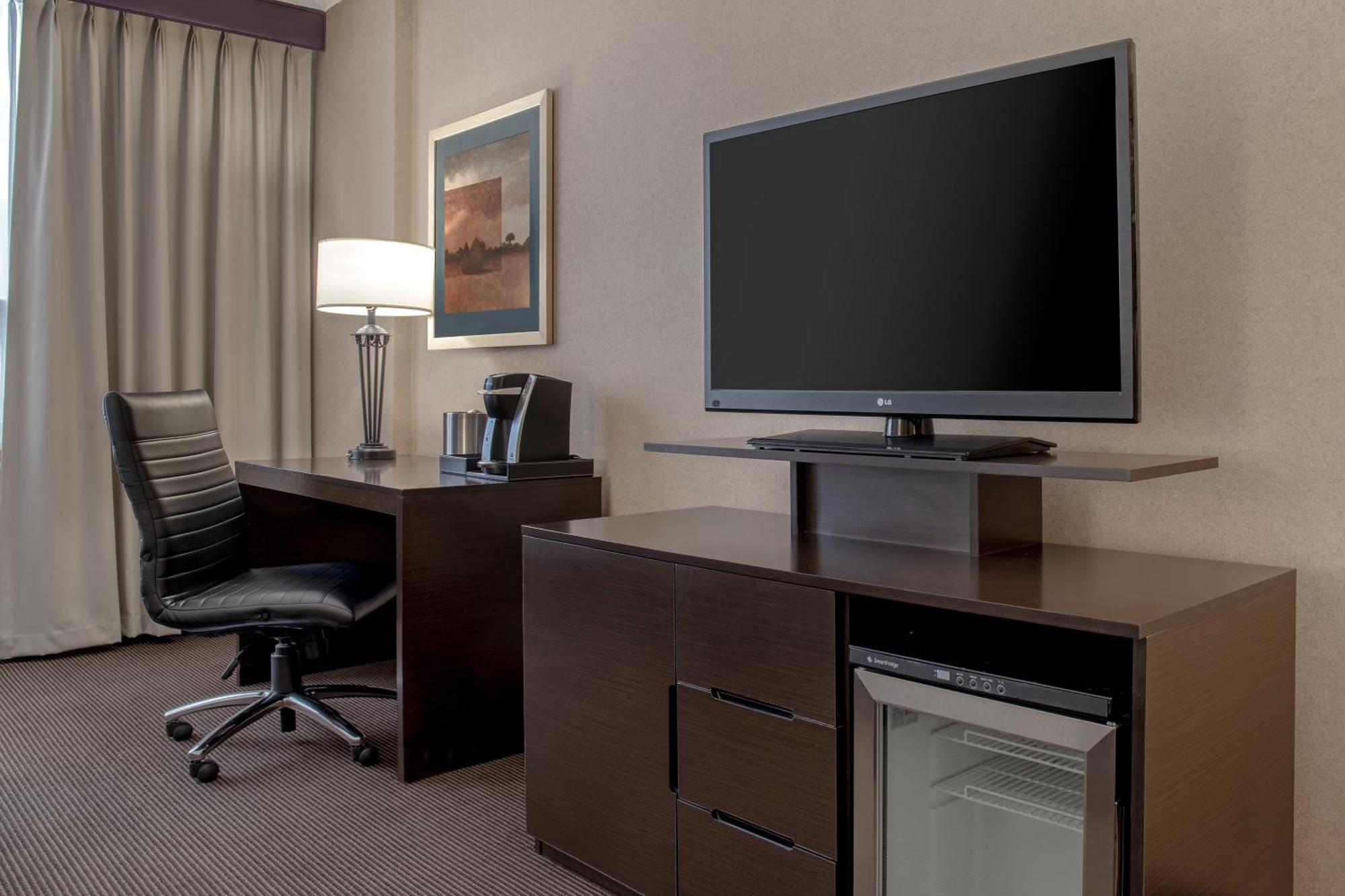 Ramada Plaza By Wyndham Downtown Hotel