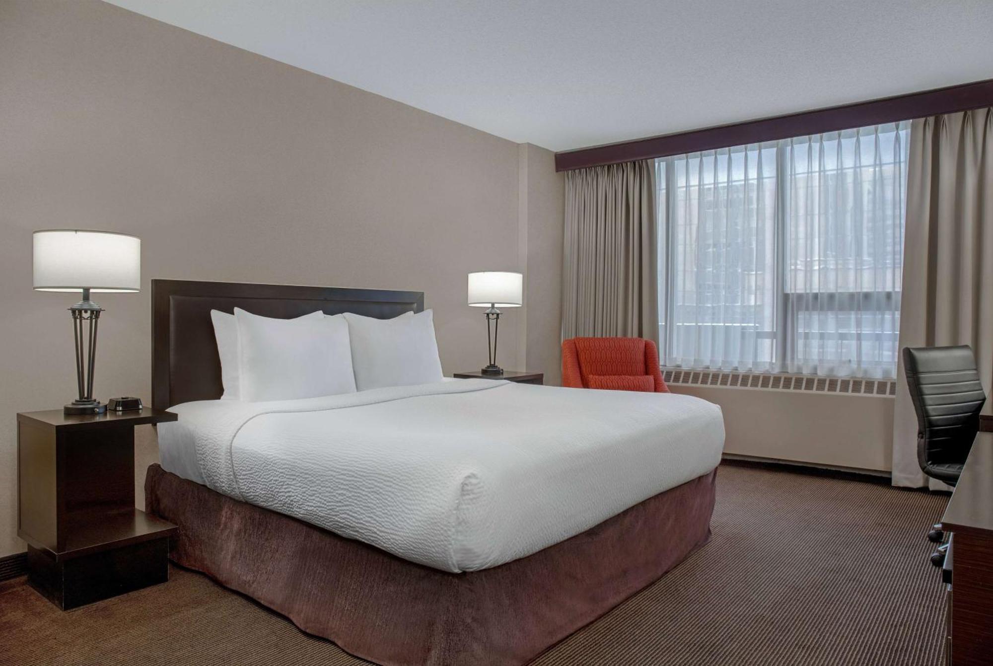 Ramada Plaza By Wyndham Downtown Hotel Calgary