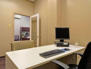 Ramada Plaza By Wyndham Downtown Hotel Calgary