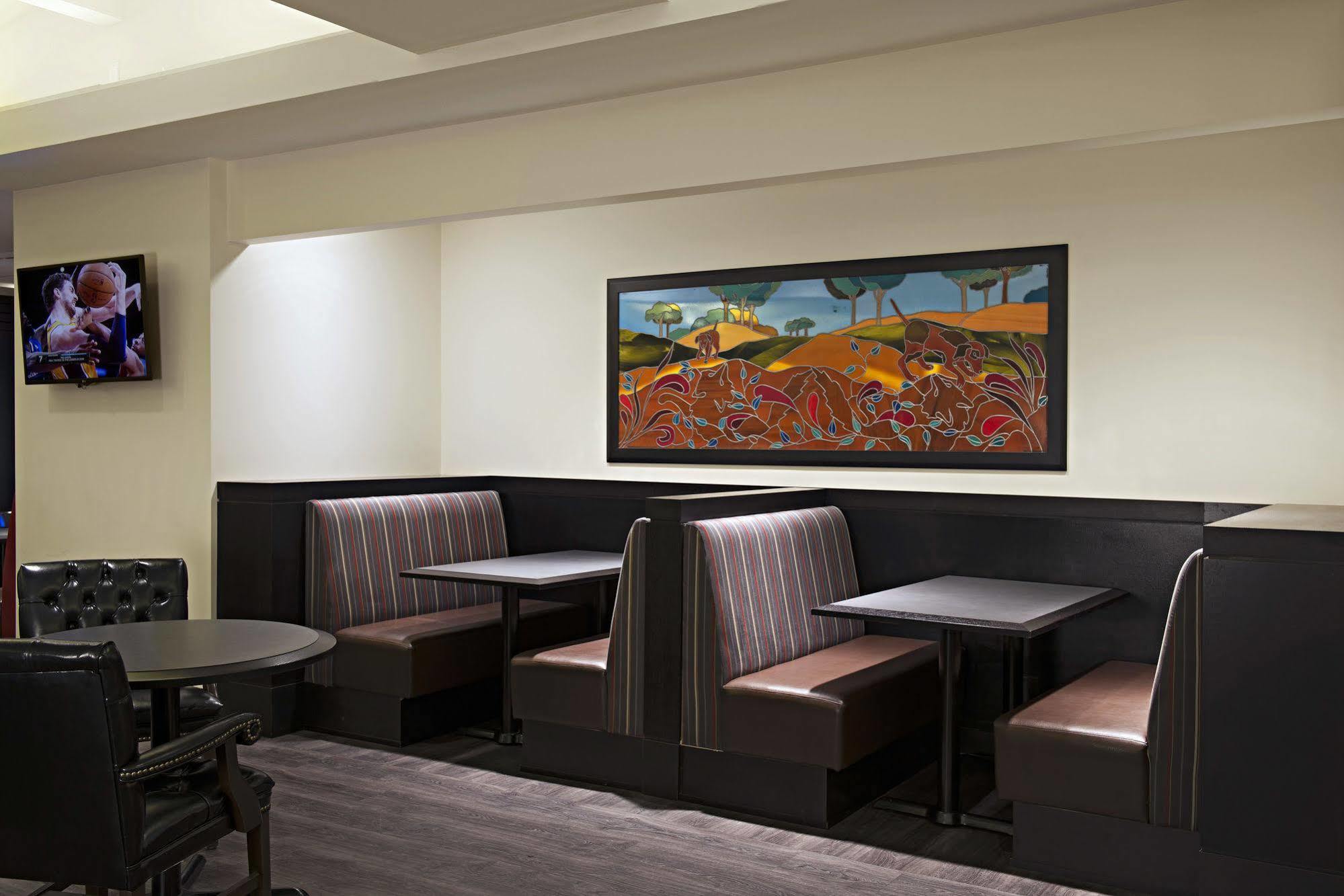 Ramada Plaza By Wyndham Downtown Hotel