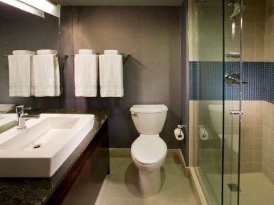 Ramada Plaza By Wyndham Downtown Hotel Calgary